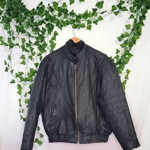 Diamond Plate. Black Leather Jacket with Gold Zipper. Biker. Size Large. EUC